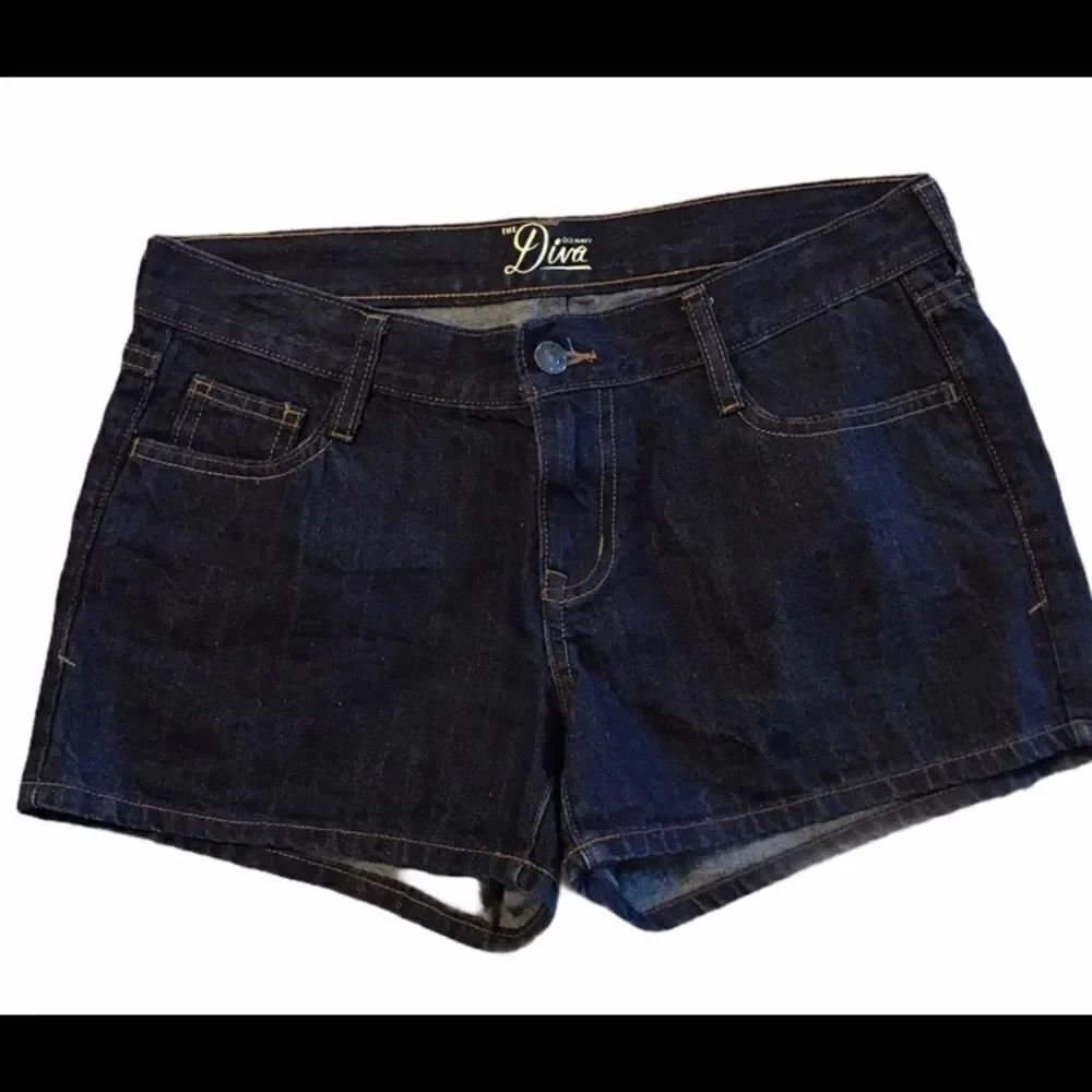 Old Navy Size 6 “The Diva” Denim Short Shorts
